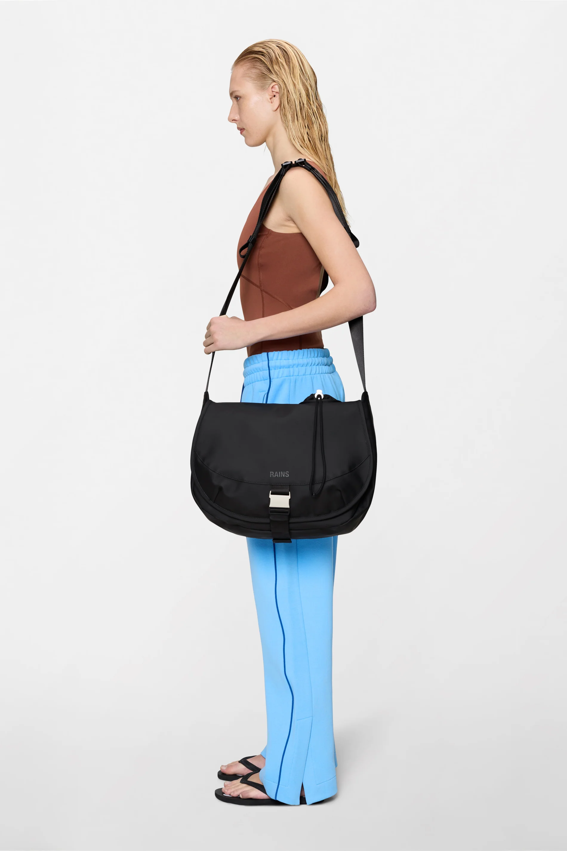 Bottle Messenger Bag - Image 9